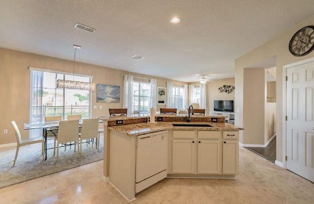 FIRST CLASS! MUST SEE.EXECUTIVE HOME NEAR CHAMPIONS GATE! A+