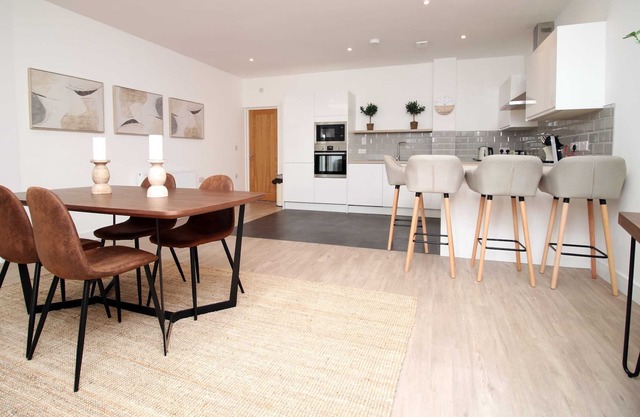 Fishponds Flat 1 by Mia Living (2 bedroom apartment)