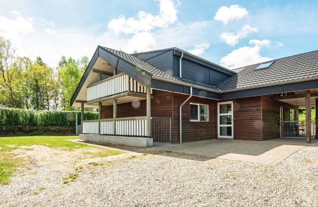 Five-Bedroom Holiday home in Fårvang 1