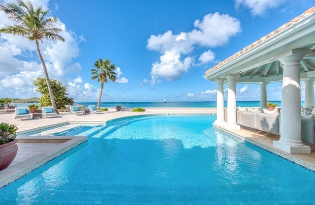 Five bedroom petit plage oasis with contemporary style