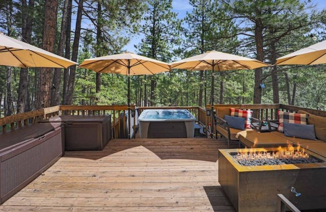 Flagstaff w/Gorgeous Forest View, Hot Tub, A/C, Game Room & Close to Downtown!