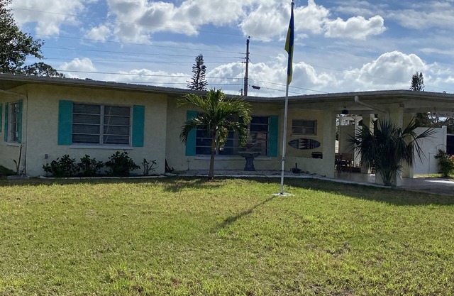 Flamingo House - Experience Old Florida!