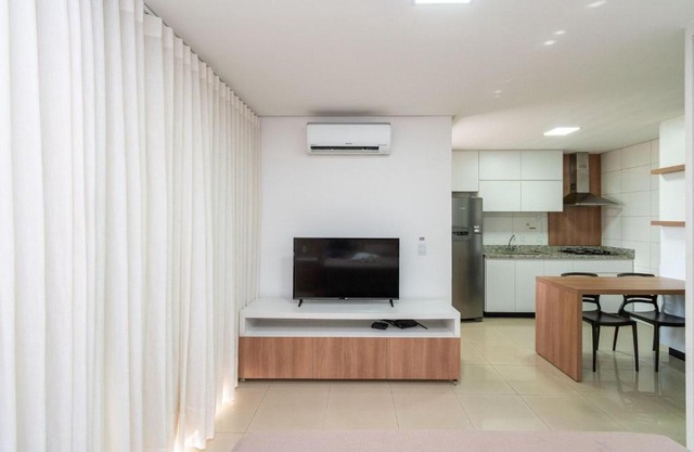 Flat com linda Piscina no Setor Bueno - TH605