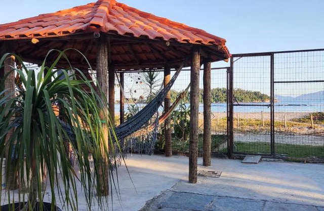 Flat com portão na Praia