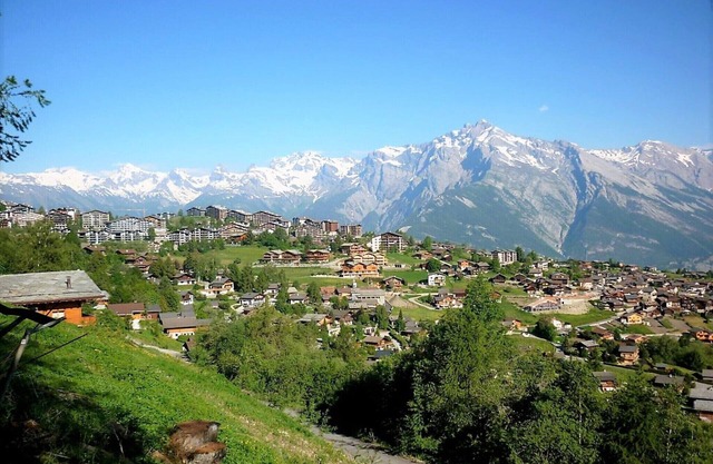 Flat in Nendaz next to Cable Car & Ski Slopes
