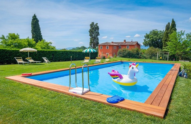 Flat in Reggello with terrace, Wi-Fi, A/C, 2 pools,stunning quiet location, sl 4