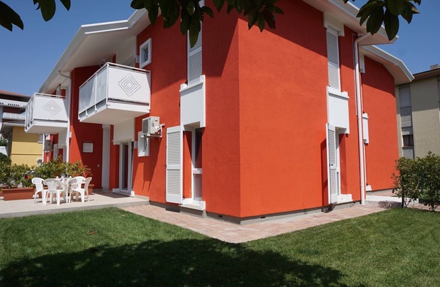 Flat with garden near the beach