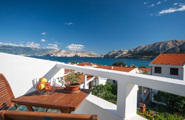 Flat with sea view, air conditioning, WiFi, car park