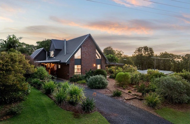 Flaxton Couples Cottage Eco-Luxury, Serenity & Hinterland Escape Near Montville