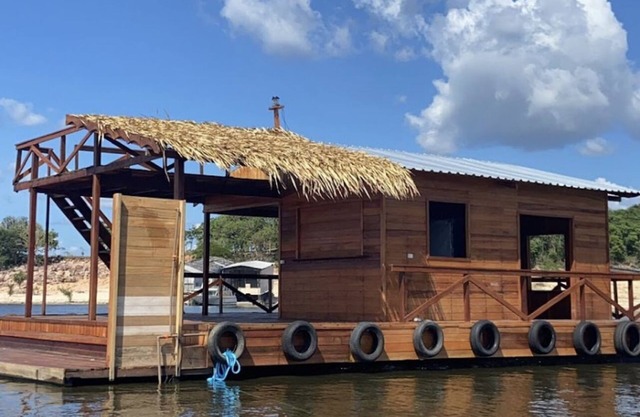 Floating House - Unique experience