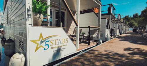 Floating Sea House - 5Stars