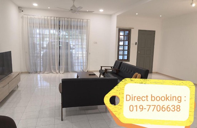 Flora Homestay in Taman Flora