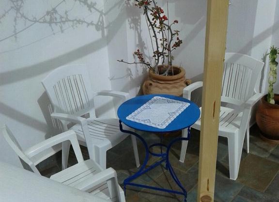 Floras Rooms and Studios