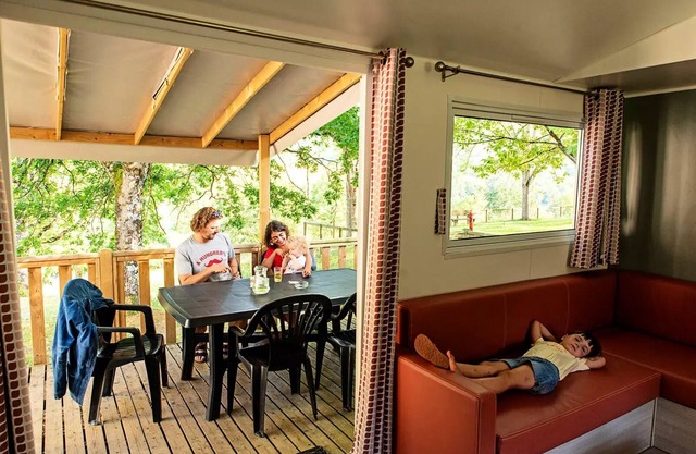 Flower Camping du Lac du Causse * - Mobile home Comfort 29m2 (2bedrooms) + LV + TV + terrace semi-covered 6m2 6 people