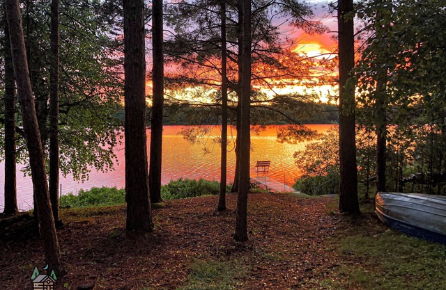 Ford's Talpine Cottage on Echo Lake | 2-bedroom lakefront near town