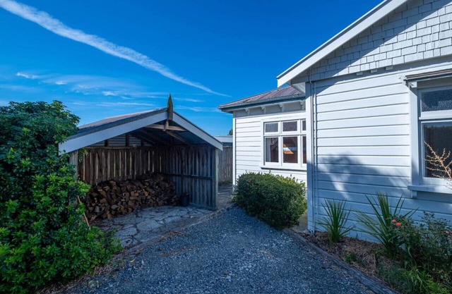 Forest House + Cottage | Methven