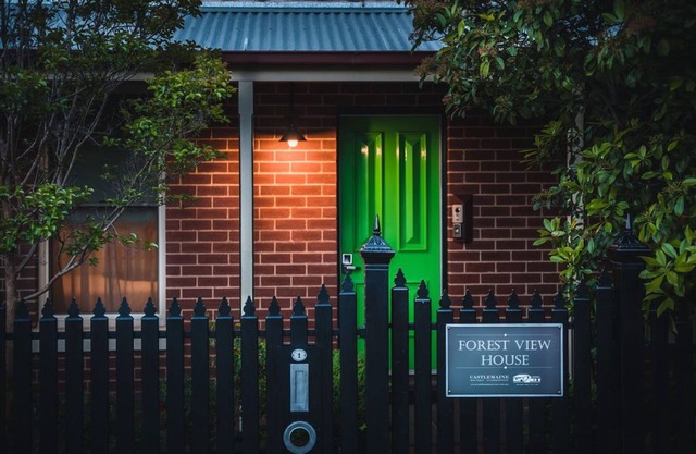 Forest View., Stunning HIA Building Award Winner, luxuriously appointed and comfortable. Perfect for.