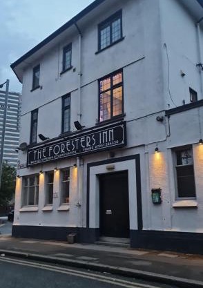 Foresters Inn - Huntingdon Street- Your own City Centre Self Catering Accommodation by Victoria Centre Shopping Centre - 7 Double Bedrooms and 3 Bathrooms - Full Kitchen to Cook as you would at home - Parking for Cars or High Top Vans at five pounds a day