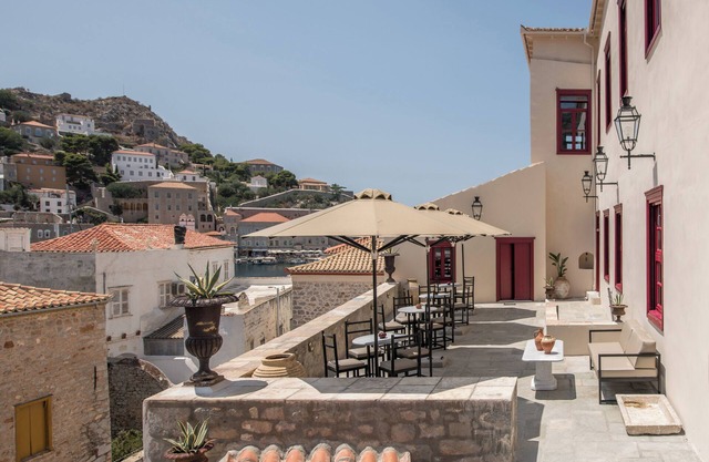 FOS Hydra residence