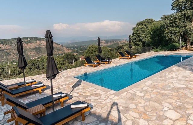 Four bedroom stone Villa with swimming Pool and stunning view