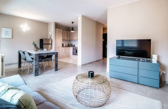 Four-room apartment next to LUdeS (Pazzallo 10)