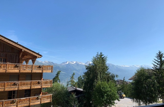 Four Valleys Haute Nendaz Valais nice apartment with swimming pool CH