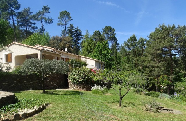 Charming gite on the edge of the village "Villa la Désirade".