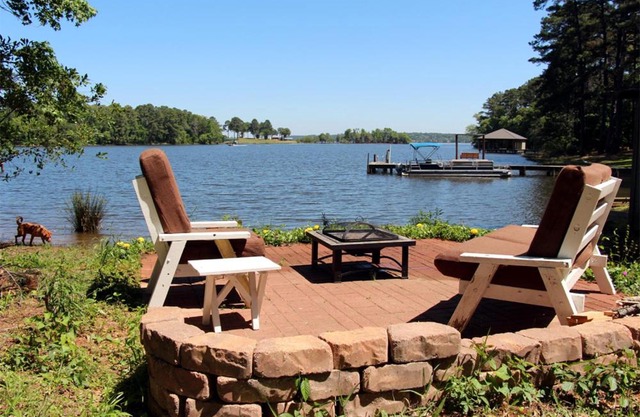Frankston Home with Deck and Fishing on Lake Palestine