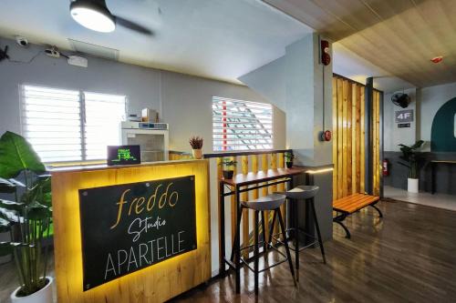 Freddo Studio Apartelle