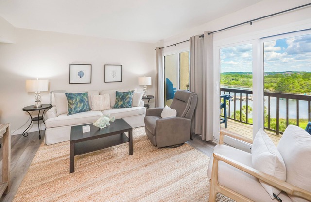 FREE Beach Service! Gulf-front 2BR/2.5ba, 2 kings & bunks. Perfect for 30A & PCB