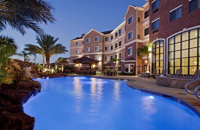 Free Breakfast + Outdoor Pool + 24 Hour Business Center | Close to NASA