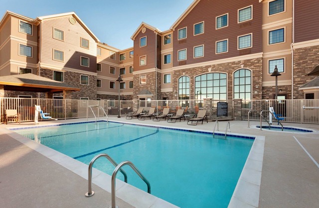 Free Breakfast. Pool. King Suite. Near the new Chevron and Oxy campuses!