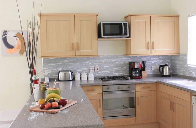 *Free Car Included* The Oldbury Exclusive Apartment
