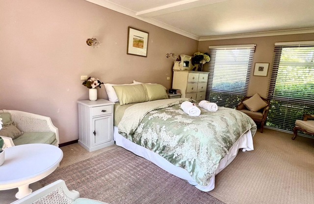 French Provincial The Garden Suite @Chapmans + Breakfast + Pets