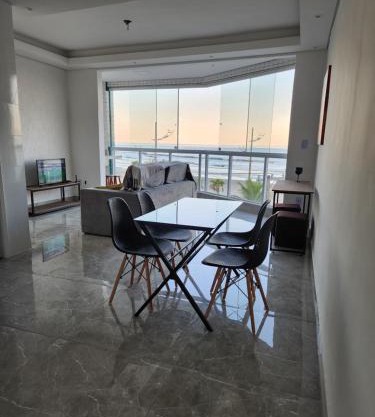 Frente mar, pé na areia !