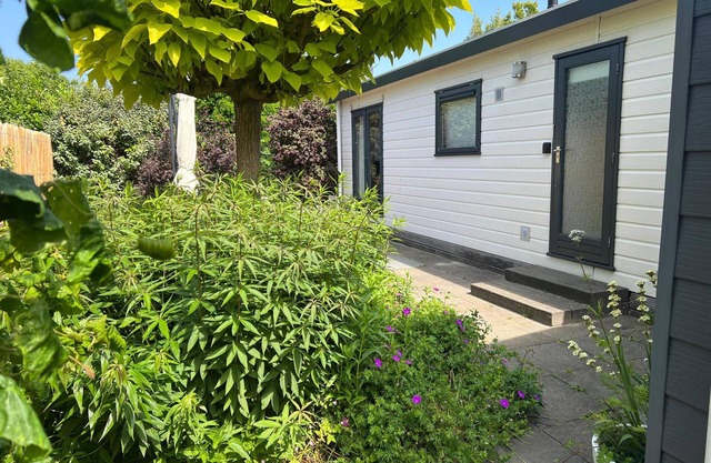 Fresh chalet near the beach and the sea