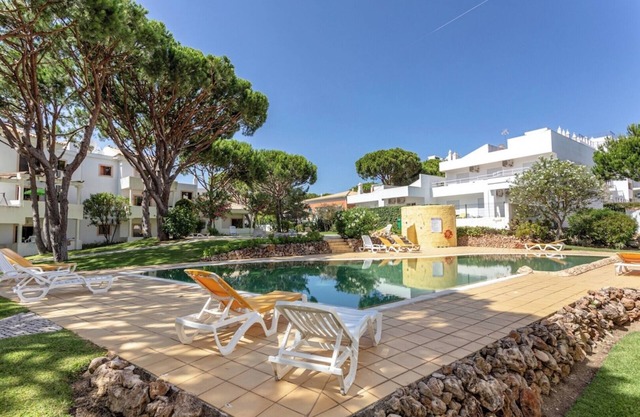 Fresh Sunny Flat w/Pool and Terrace by Host Wise