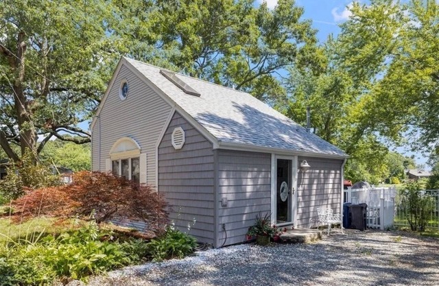 Freshly renovated waterfront retreat in Warwick Cove! This cozy 1-bedroom features a loft-style king bed, queen sleeper sofa, spacious deck, fenced yard, and open backyard leading to the water - perfect for a relaxing coastal escape.