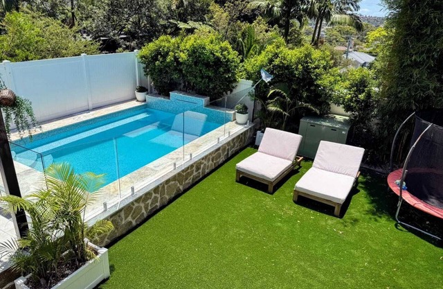 Freshwater Pearl - a stunning luxury retreat, close to beaches and shops!