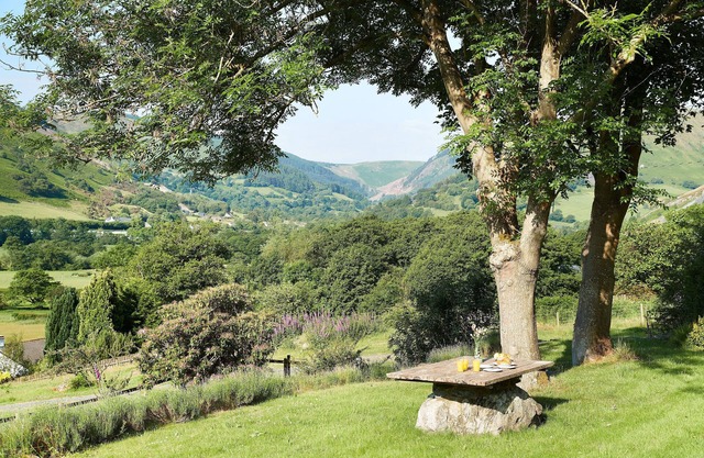 Fron Cottage - a new managed away that sleeps 4 guests in 2 bedrooms