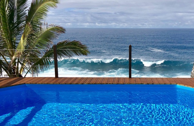 FRONT de MER, Standing Villa, 20 m from the Ocean, swimming pool, Saint-Pierre -