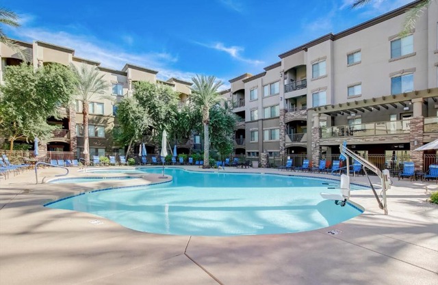 FRONTDESK Montreux Apts Northeast Phoenix