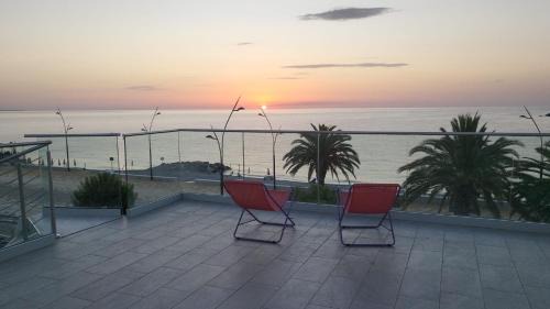 Fronte mare Levante - Houses & Flats