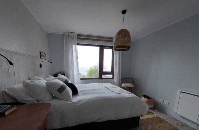 Full apartment with lake view