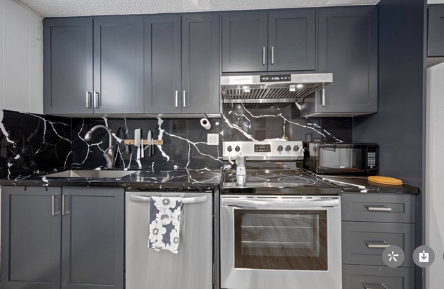 Full floor 2 bedroom suite at Thornhill