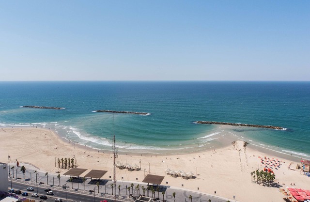 Full Sea View on The Beach With Balcony
