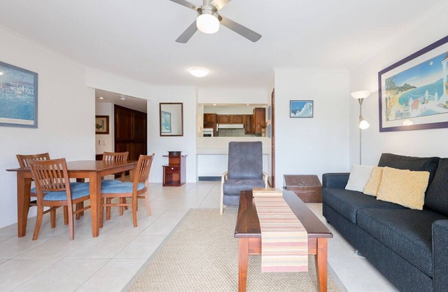 Fuller Holidays - Beachfront Unit in Town with Pool