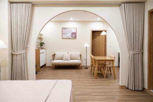 Fully Equipped 2BR, 2BA Apartment in Central Hanoi