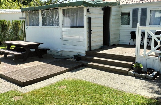 Fully-equipped 4-person mobile home