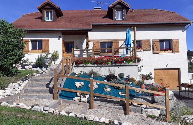 Fully-equipped Meublé de Tourisme for rent, sleeps 6 (Discounts + nights)